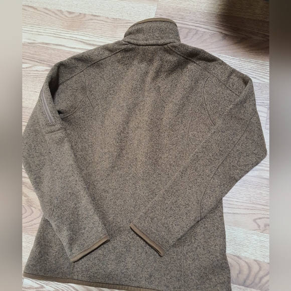 Patagonia Better 1/4 Zip Fleece Sweater - Picture 3 of 6